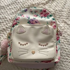 Kitty backpack never used in perfect condition